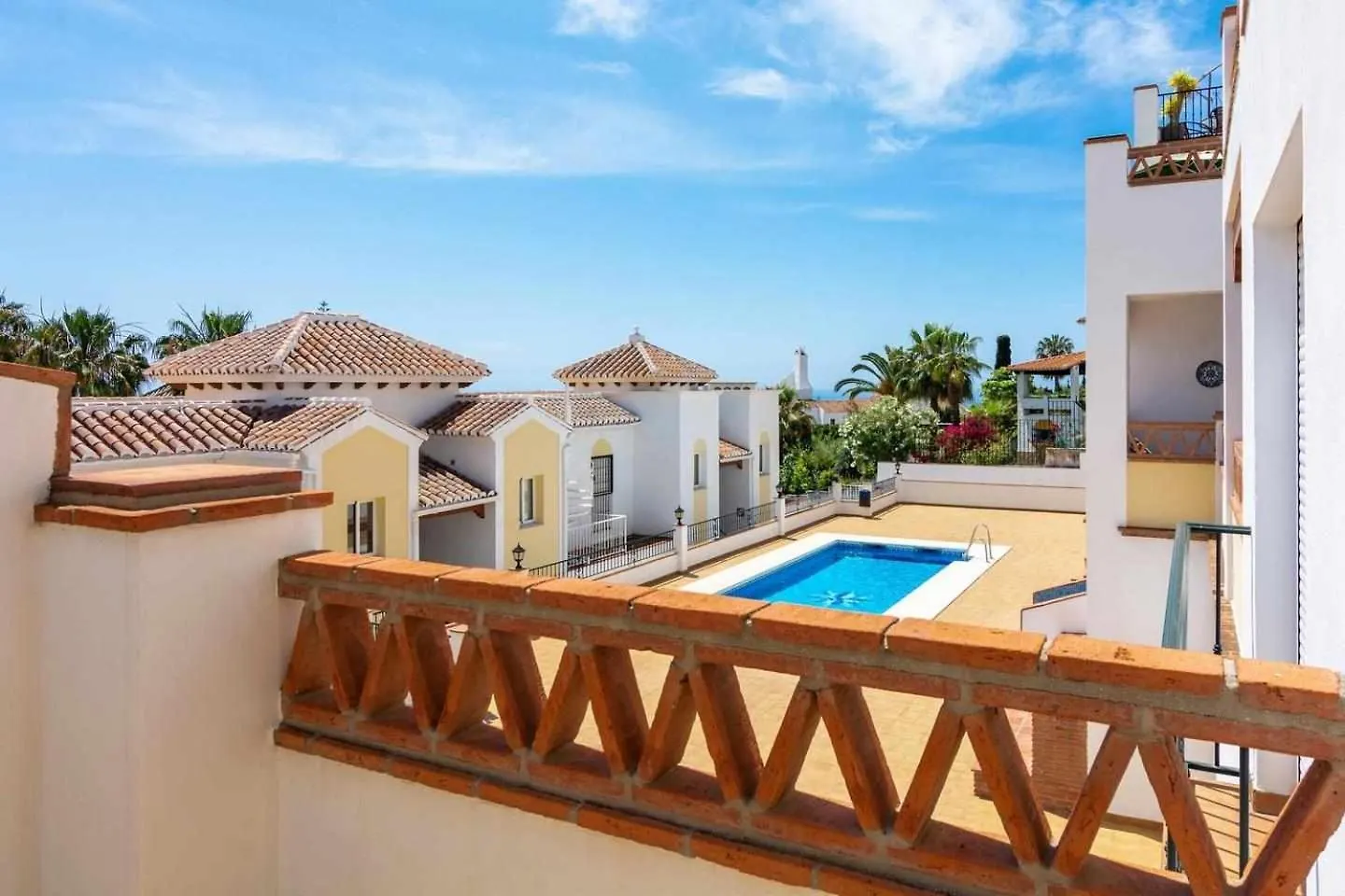 Apartamento 2 Dormitorios Con Vistas A La Piscina Nerja Appartamento